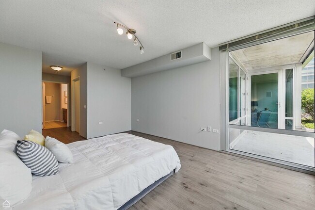 Building Photo - 9715 Woods Dr