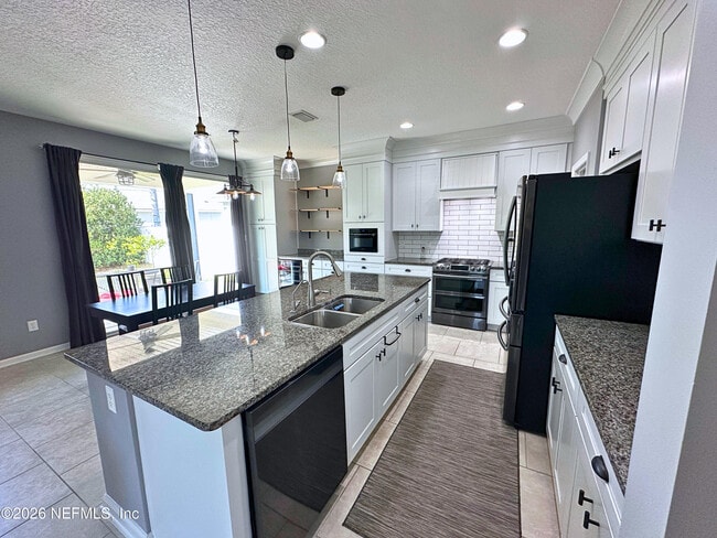 Building Photo - 7048 Rosabella Cir