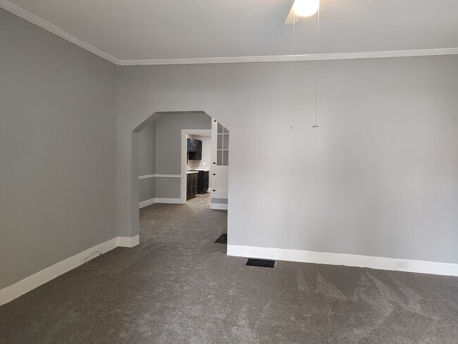 Building Photo - 1326 Sale Ave