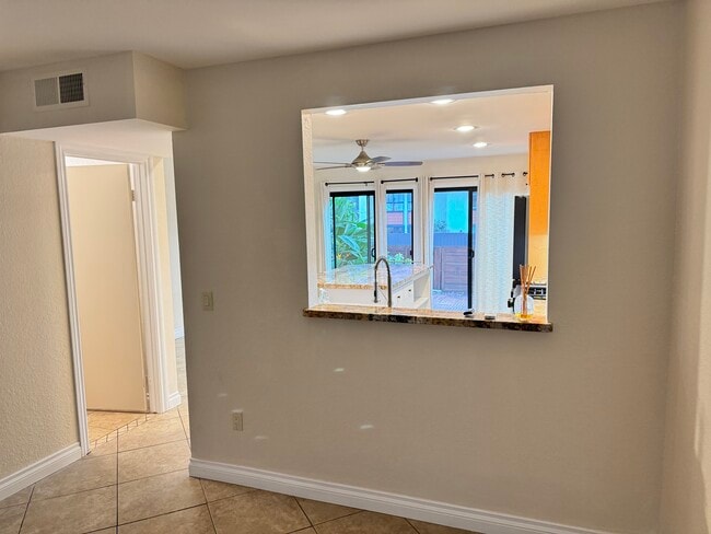 Building Photo - 2464 Caminito Ocean Cove