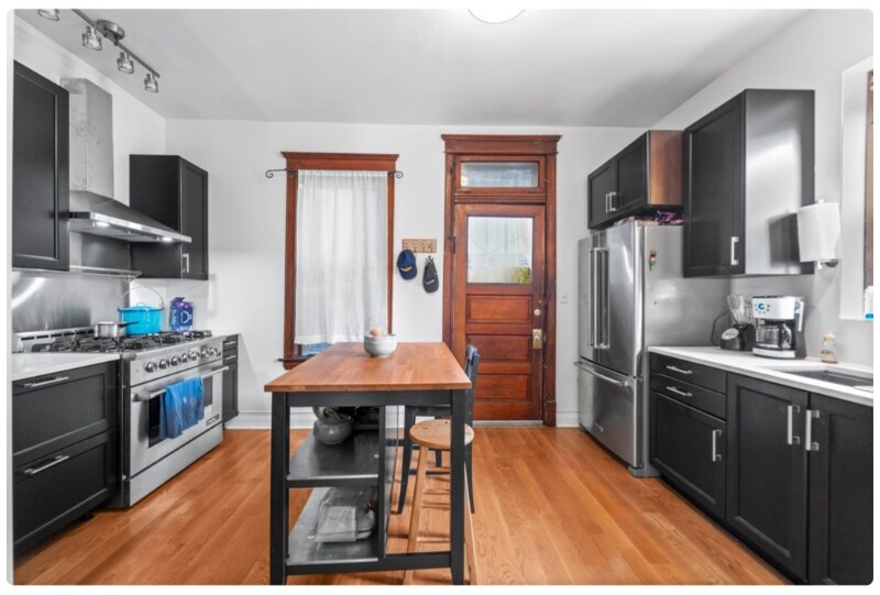 Building Photo - 1857 S California Ave