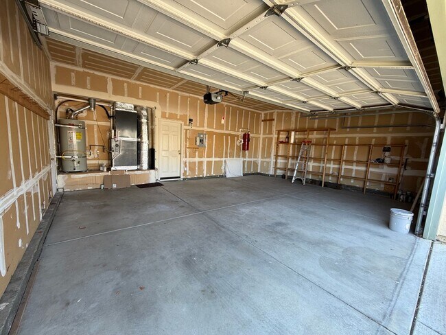Building Photo - 625 Fox Hollow Way