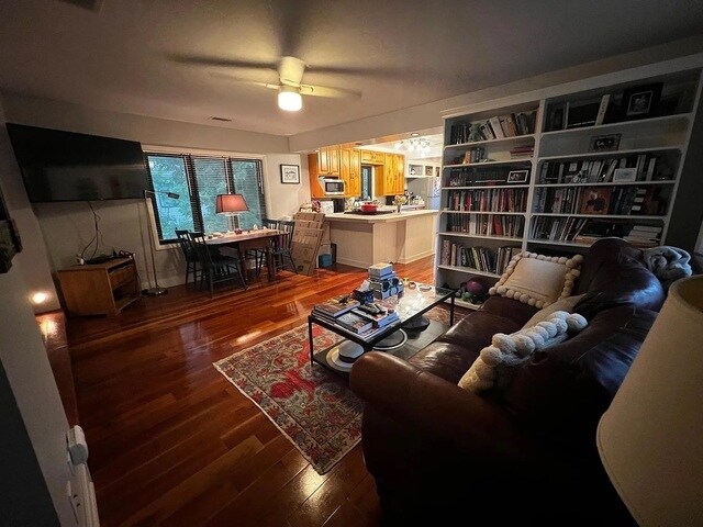 Building Photo - 2128 N Hoyne Ave