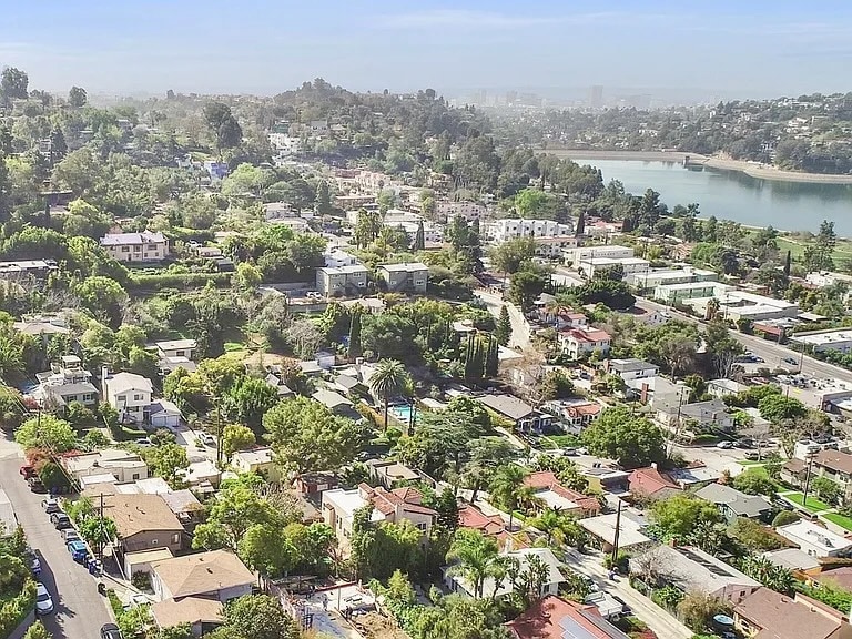 Building Photo - 2413 Hidalgo Ave