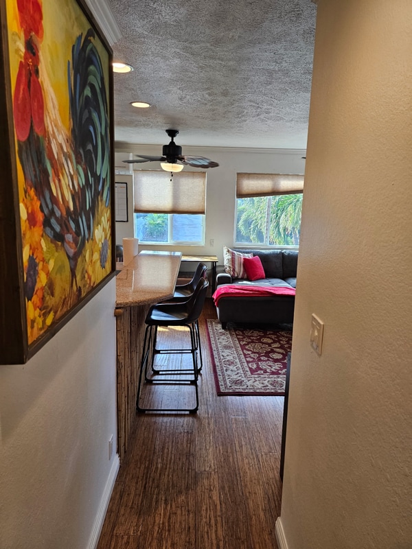 Building Photo - 293 Alaume St