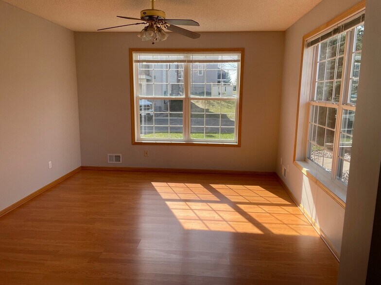 Building Photo - 896 Braunworth Ct