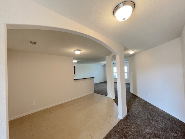 Building Photo - 20714 Round Key Dr