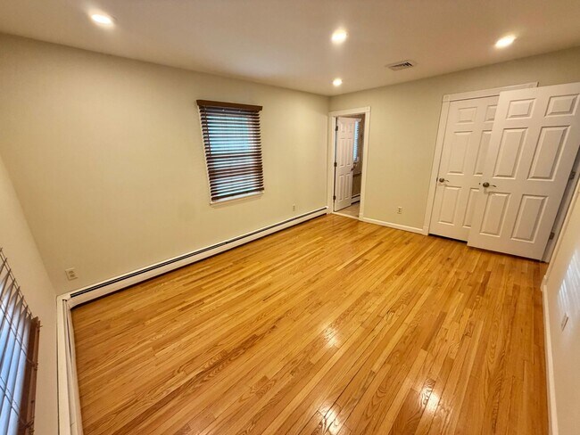 Building Photo - 29 Carriage Hill Ln