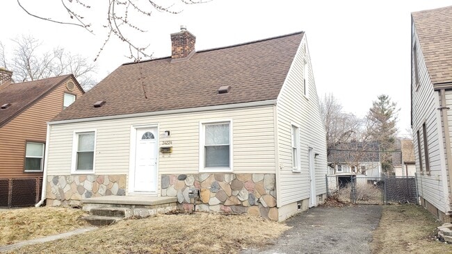 Primary Photo - 34224 Stellwagen St