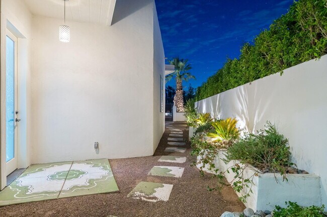 Building Photo - 74775 Del Coronado Dr