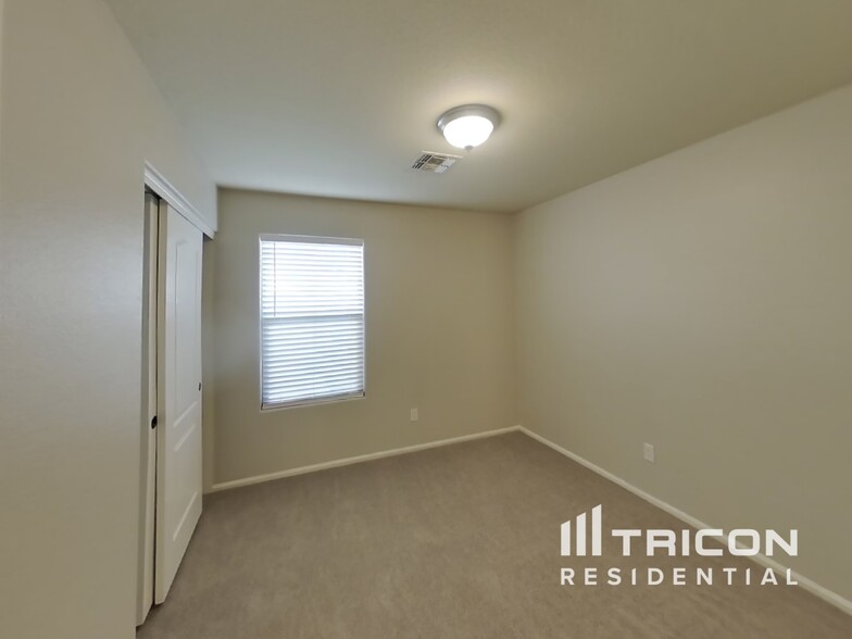 Building Photo - 2111 S 160th Ln
