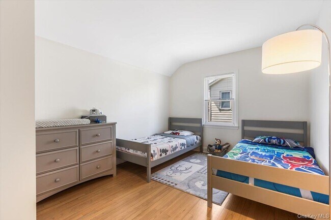 Building Photo - 34 Tuckahoe Ave