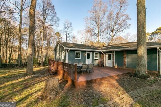 Building Photo - 2805 Pine Hill Dr