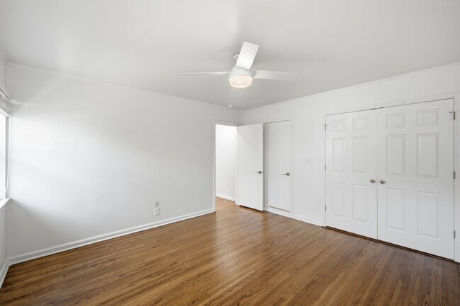 Building Photo - 1567 E 22nd St