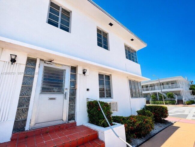 Building Photo - 7407 Byron Ave