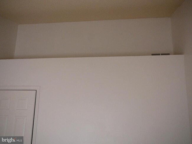 Building Photo - 302 Harrogate Rd