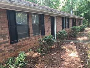 Building Photo - 150-152 Studio Ct