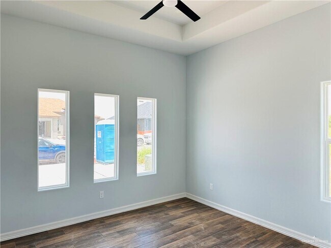 Building Photo - 1016 West Dr