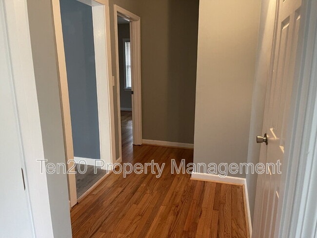 Building Photo - 5835 Darral Dr