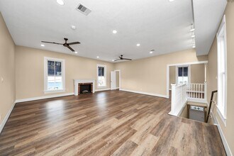 Building Photo - 223 W Main St