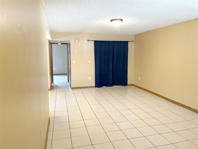 Building Photo - 11101 Royal Palm Blvd