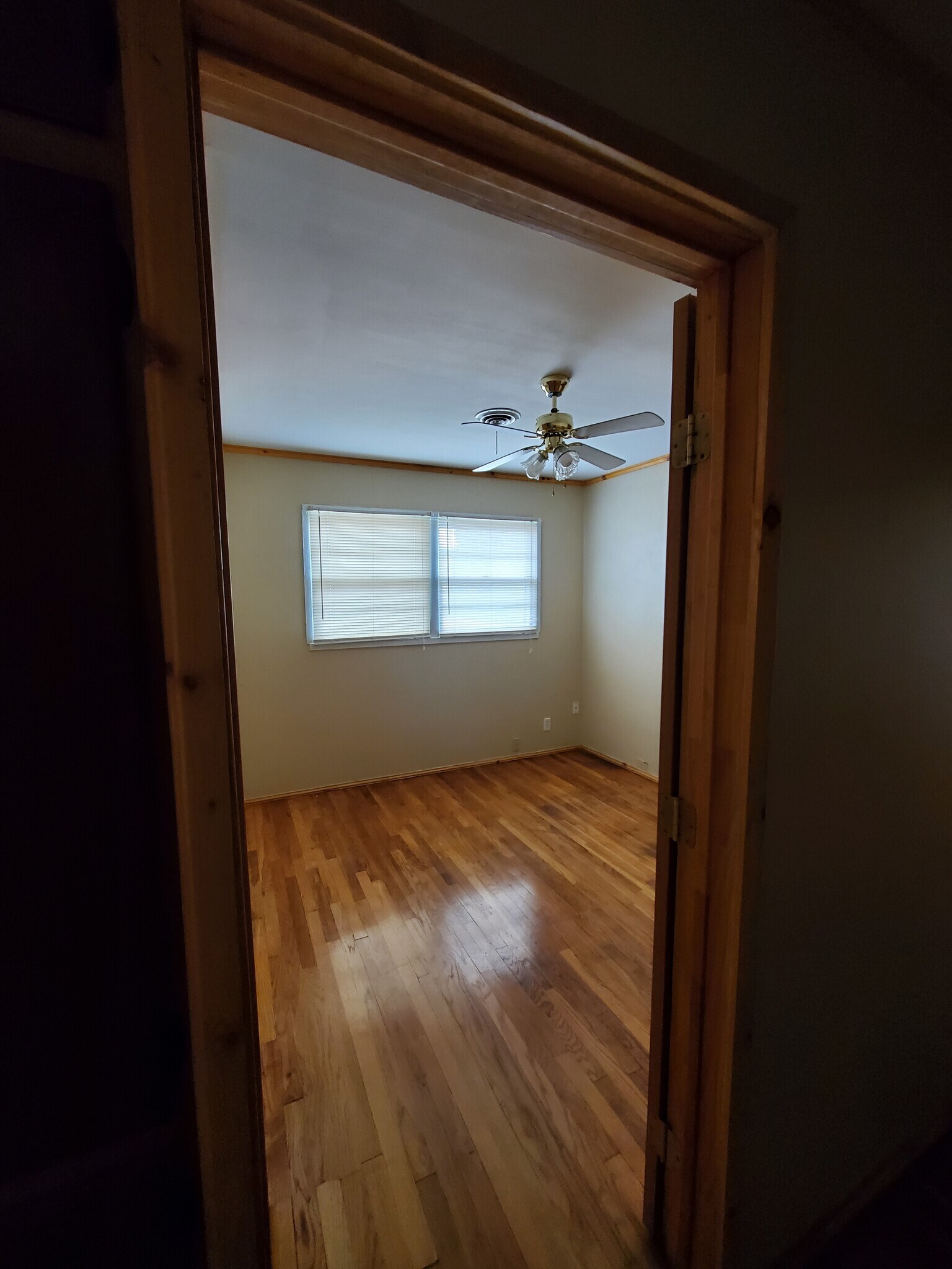 Front bedroom - 121 Warwick St