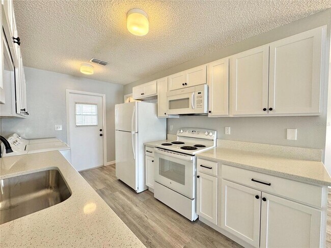 Building Photo - 513 Winter Terrace