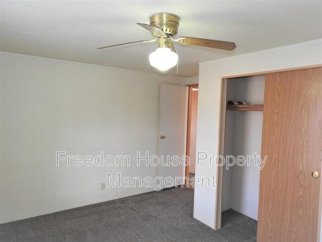 Building Photo - 2770 Rio Rico Dr