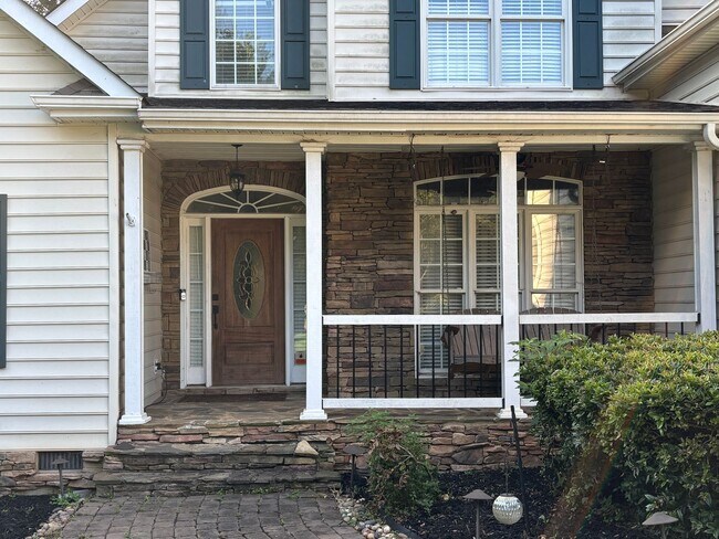Building Photo - 522 Saint Helene Ct