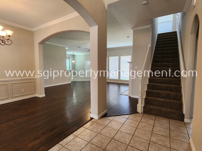 Building Photo - 6317 Day Spring Dr