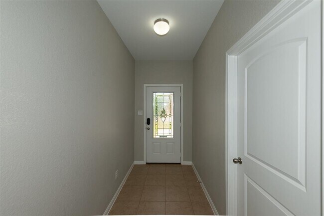 Building Photo - 1349 Twin Estates Dr
