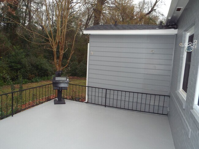 Building Photo - 3608 Gurley Dr