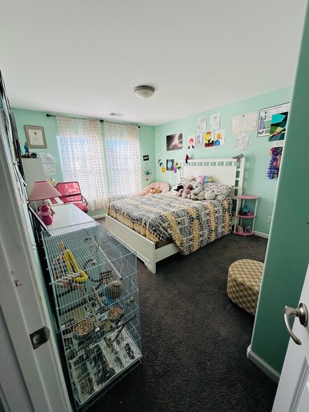 Building Photo - 226 Willow Point Cir