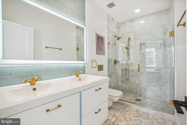 Building Photo - 4420 15th St NW