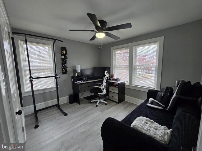 Building Photo - 530 Walnut Ave