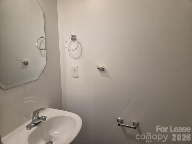 Building Photo - 109 Chawton Ln
