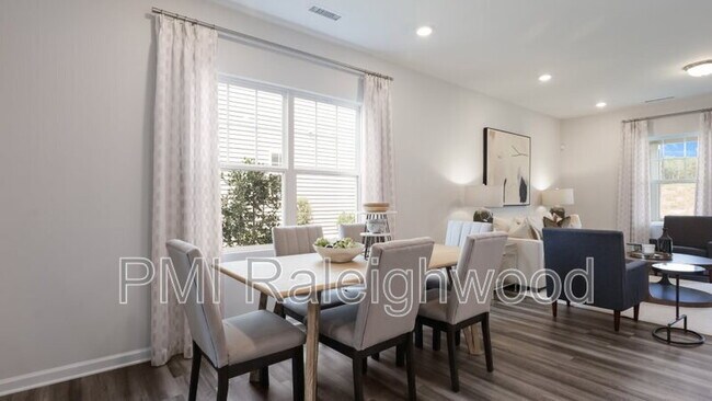 Building Photo - 1060 Maple Br Cir