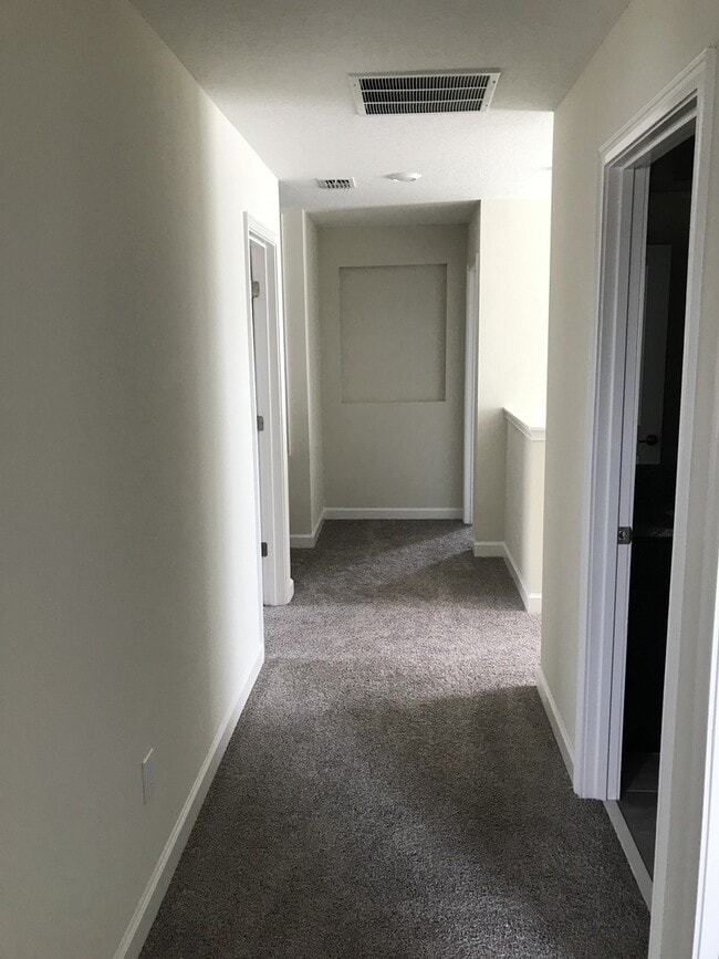 Building Photo - 5/3 Lake Nona/Moss park Home with FREE Lawncare, Internet, Cable and Phone
