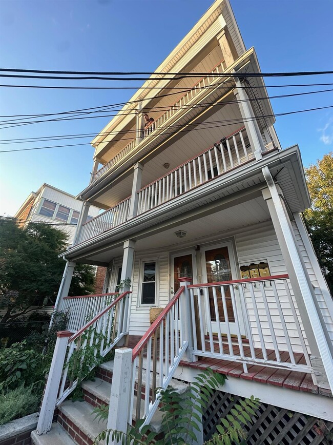 Building Photo - 8 Silvey Pl