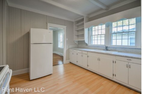 Building Photo - 608 Muller Ave