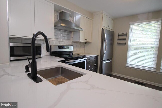 Building Photo - 11916 Fieldthorn Ct