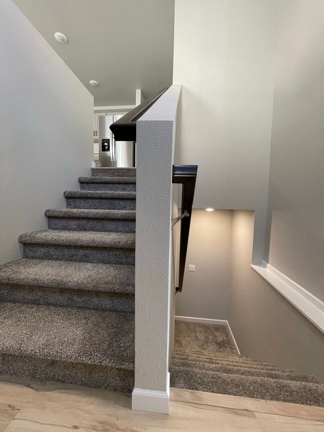 Building Photo - Modern Designed Home with Second Family Room