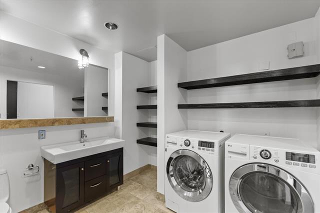 Building Photo - 1122 Jackson St