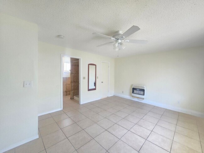 Building Photo - 2010 W Lumber St