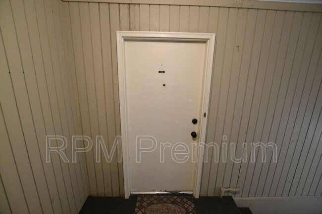 Building Photo - 1755 College Dr