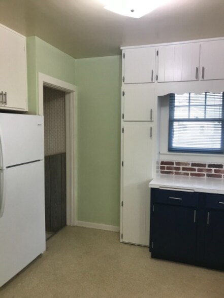 Building Photo - 209 S Woodbridge St