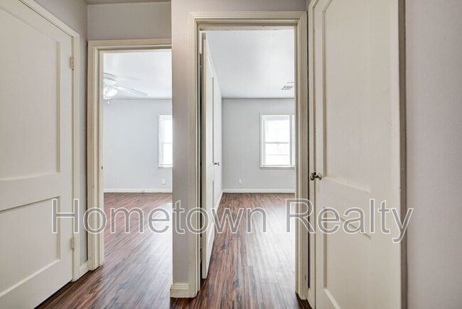 Building Photo - 432 Babb Dr