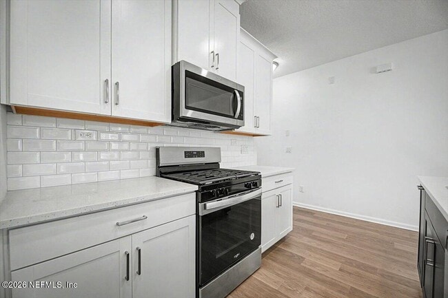 Building Photo - 61 Mellowood Ln