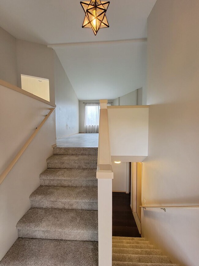 Building Photo - Horn Rapids Home with Bonus Room, Deck, an...