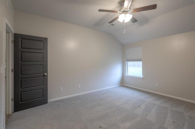 Building Photo - 8004 SE 6th St